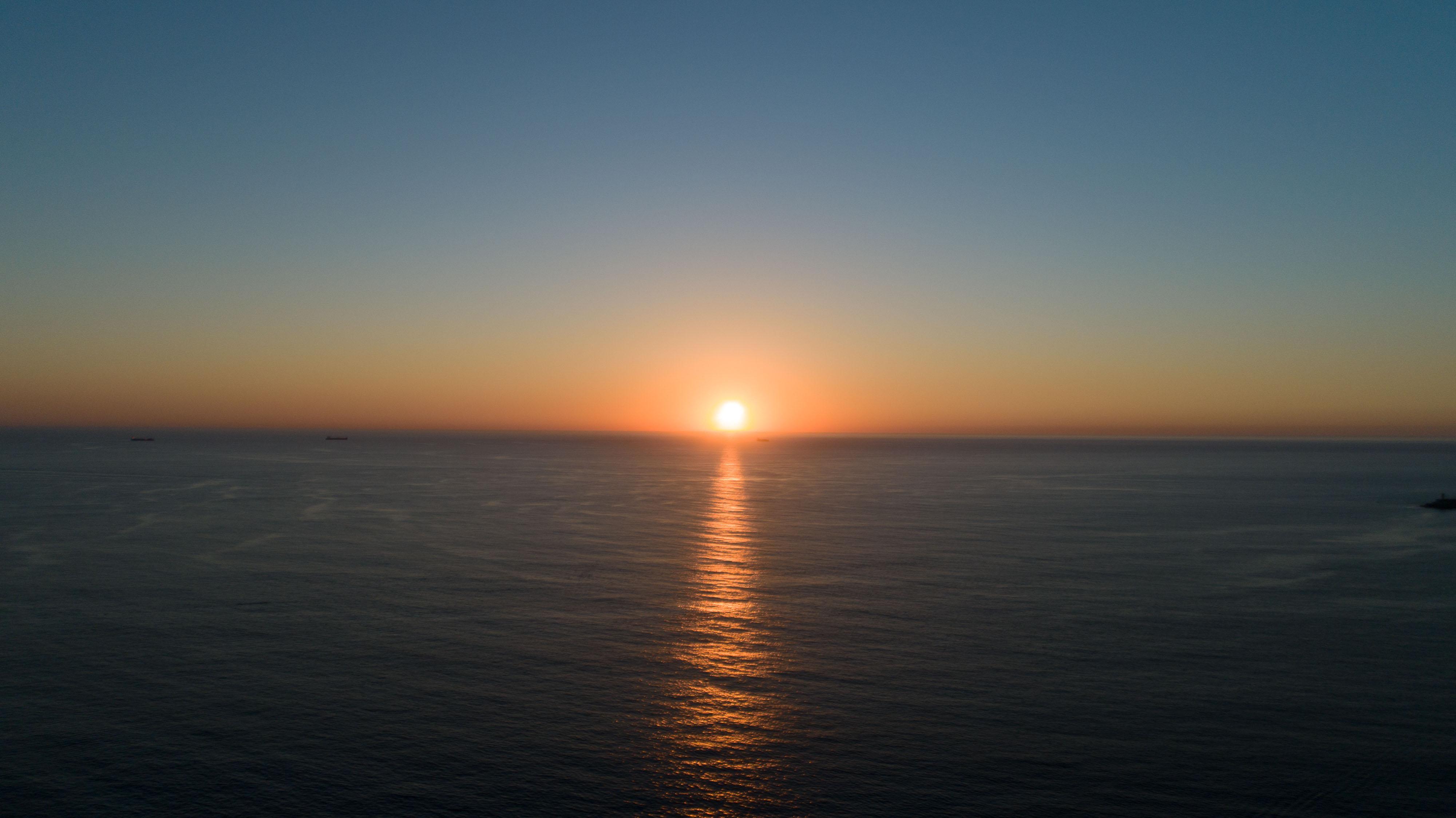 Vila Foz Hotel & Spa - Member Of Design Hotels Порту Экстерьер фото Sunset over the Atlantic Ocean